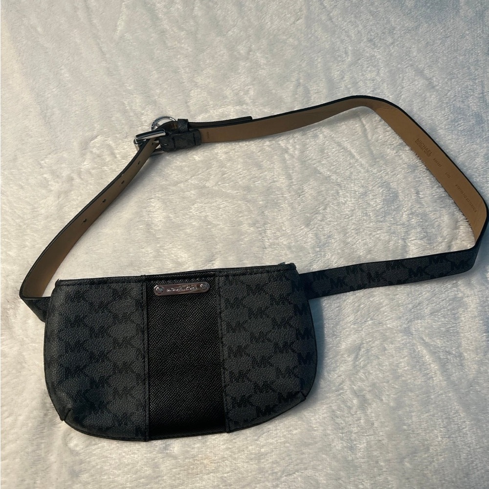 Michael Kors Fannie pack purse 👛